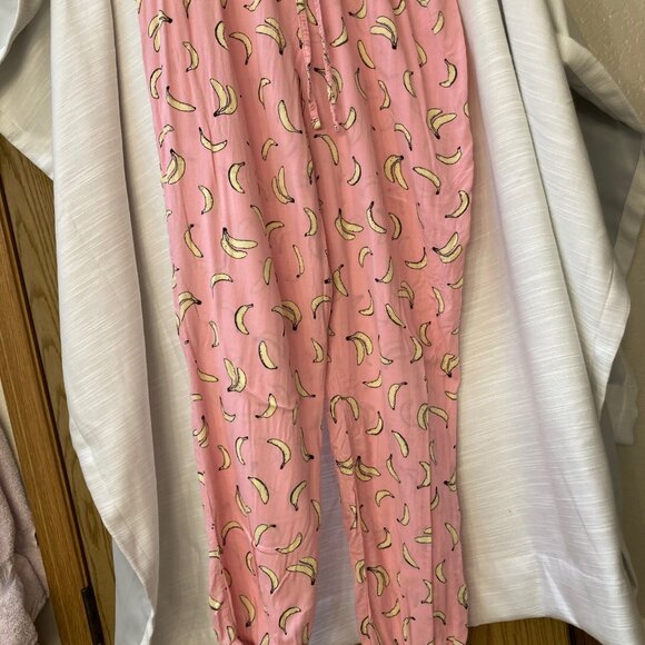 pink Lounge pants with bananas - Picture 1 of 3